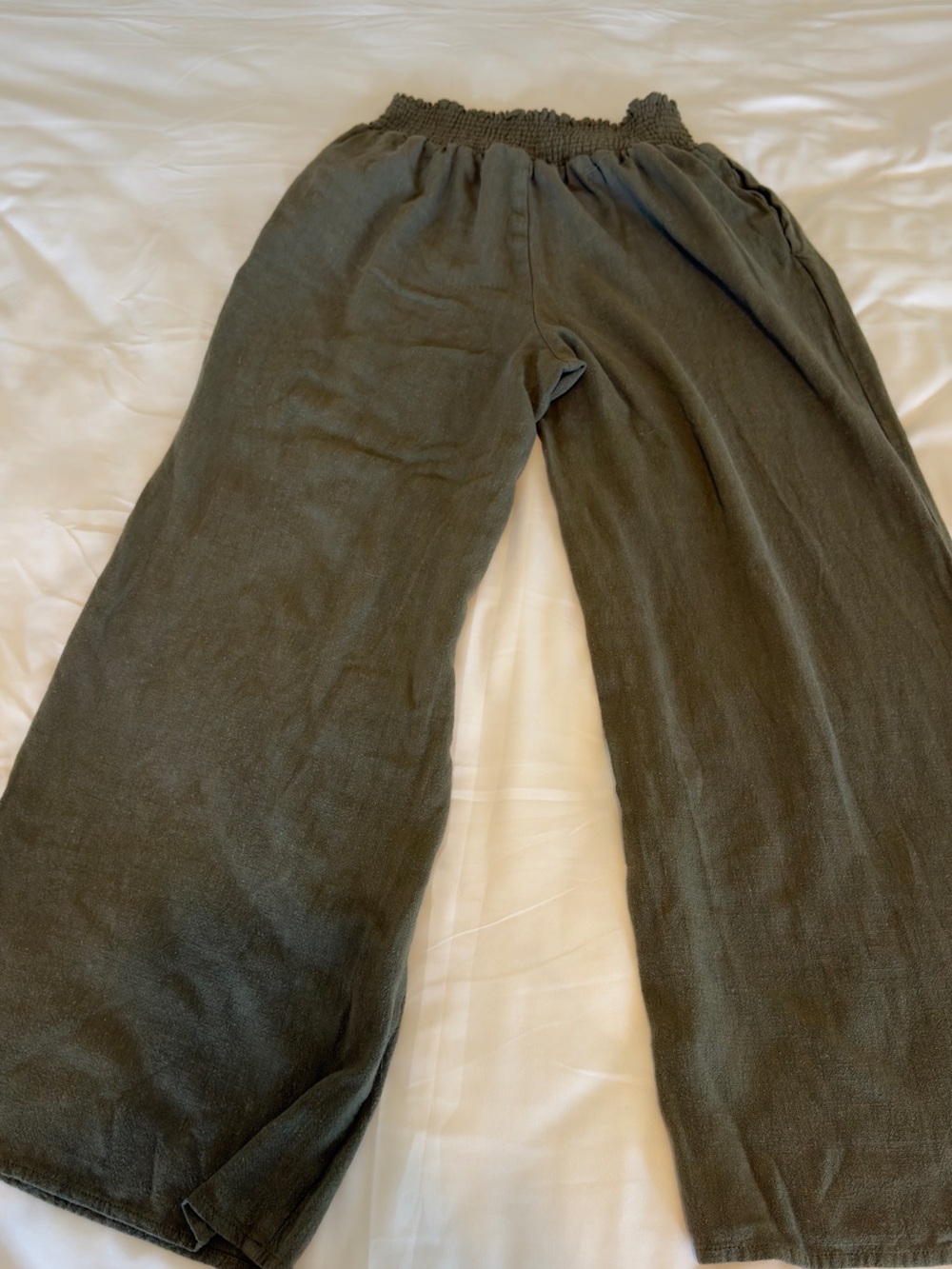 Guess Olive Wide-Leg Pull-On Pants - Picture 6 of 7
